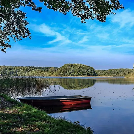 Semesterbostad Wiesenglueck - Ferienidyll Mit Terrasse Und Garten Penkow
